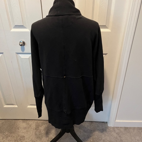 Wilfred from Aritizia size M cardigan - Picture 5 of 10